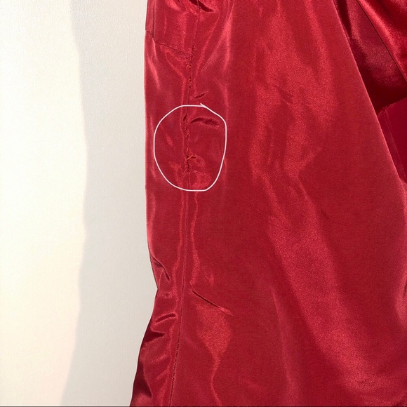 🎉 CLOSET CLEAROUT! NWOT - Zara Elegant Red Top - Picture 7 of 7